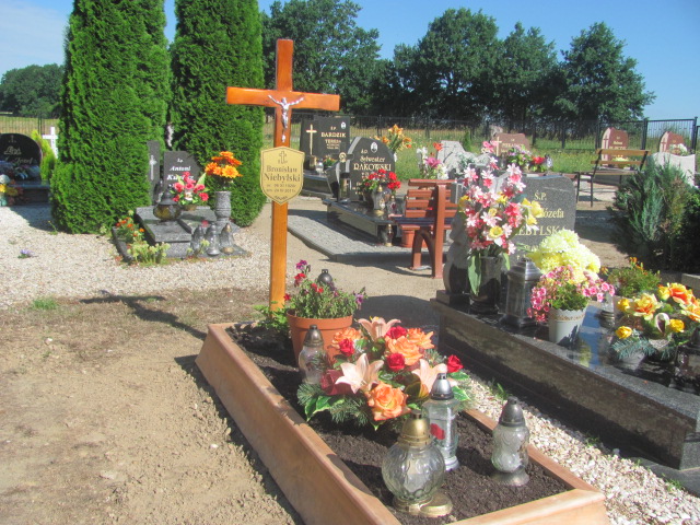 Grób Bronisław Niebylski